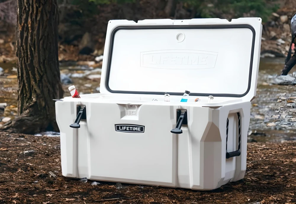 outdoor beverage bar with cooler